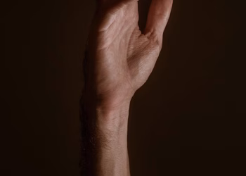 Navigating the Maze of Loyalty: Overcoming Challenges in Building Trust and Commitment