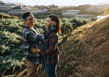 Unlocking the Secrets to Building Stronger Connections: A Guide to Improving Relationships