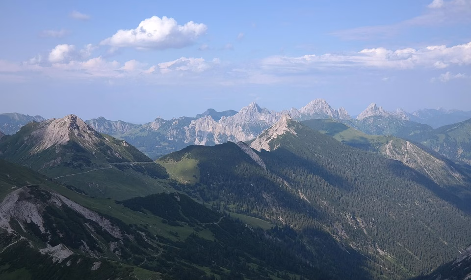 Unlocking the Secrets of Online Dating Success: Expert Tips and Tricks Revealed